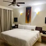 2Br Kobah 1 Block To Beach & 5Th Pool Gym