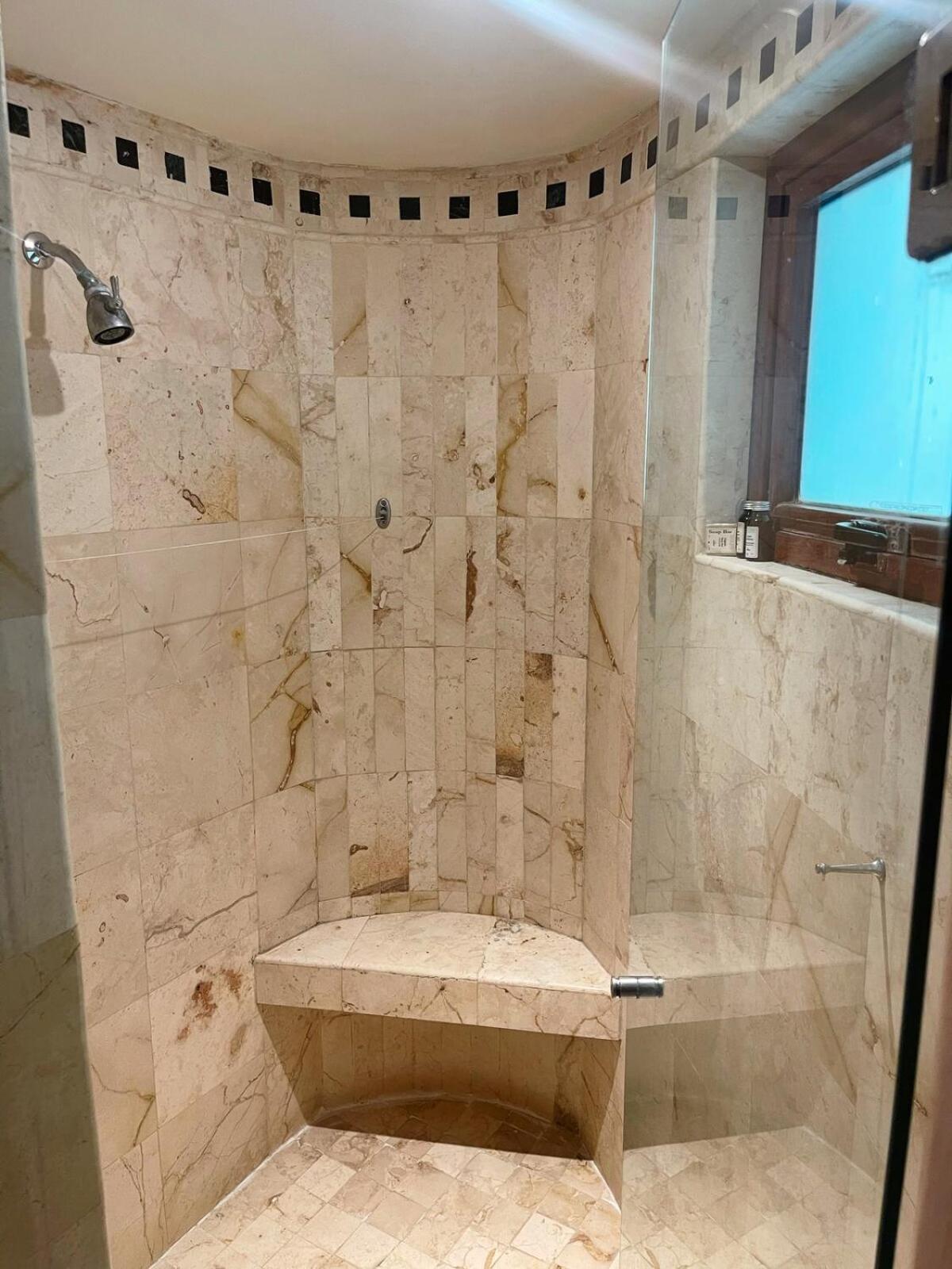 2br Kobah 1 Block To & 5th Pool Gym